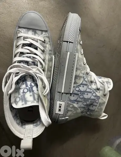 Dior B23