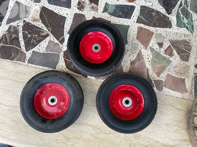 10 x 2.5 Tyres 8$ each 0