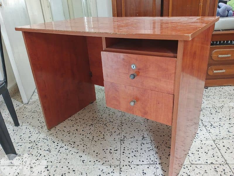 study desk 0