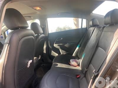 Kia Rio 2013 fully equiped (touch screen, sunlight roof, keyless)