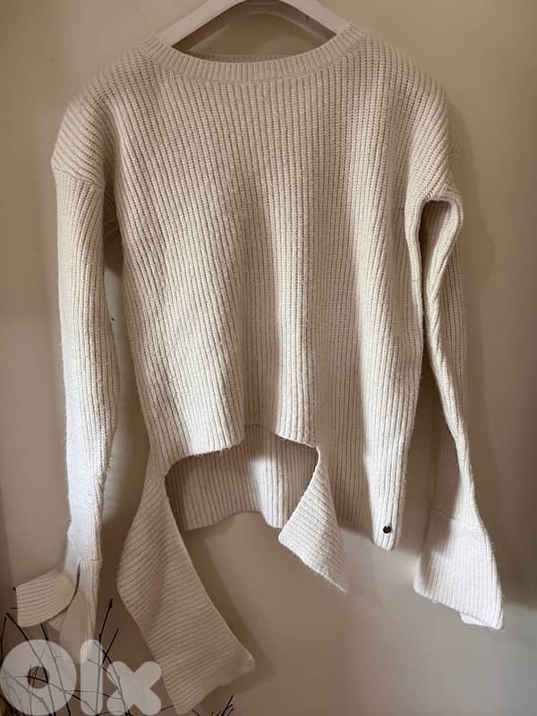 White Sweater 0