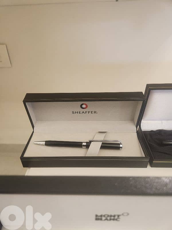 Parker (Gold plated), Mont Blanc, Cerruti, Alfred Dunhill 1