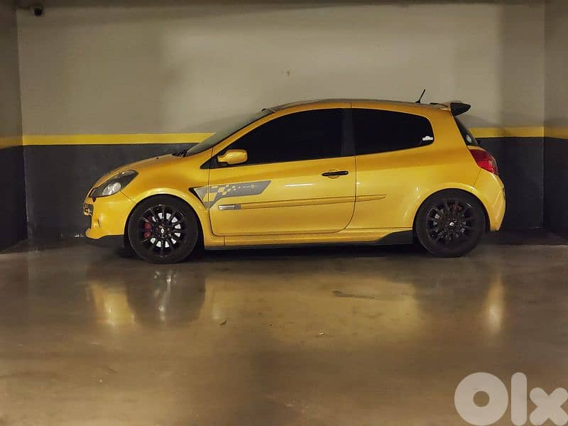 Renault Sport Clio R3 F1 Team R27 0