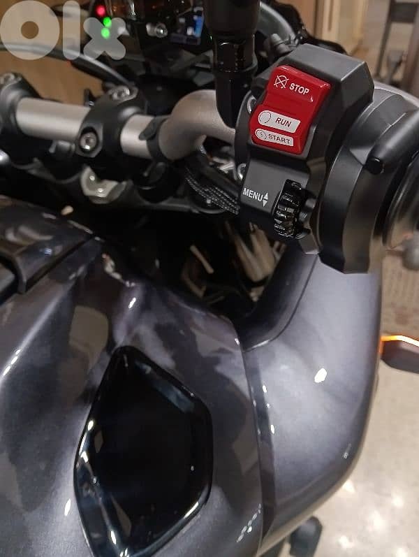 Yamaha MT-10 2024 company source still not registered 2800klm on odo 2