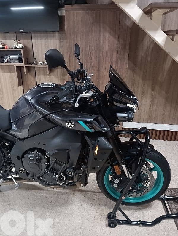Yamaha MT-10 2024 company source still not registered 2800klm on odo 17