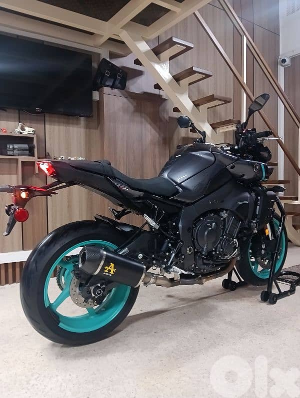 Yamaha MT-10 2024 company source still not registered 2800klm on odo 19