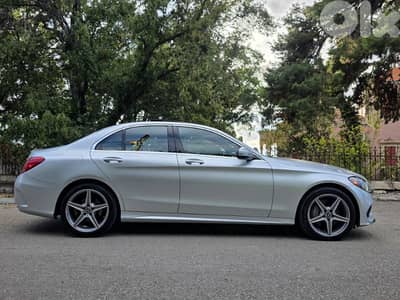 Mercedes-Benz c300 2018 clean carfax