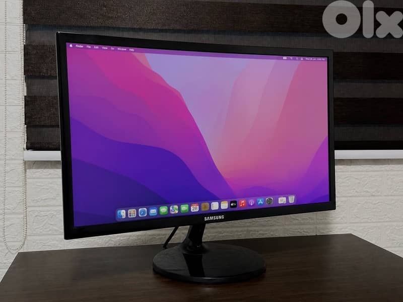 Samsung 24” Curved Monitor – Full HD, HDMI 0