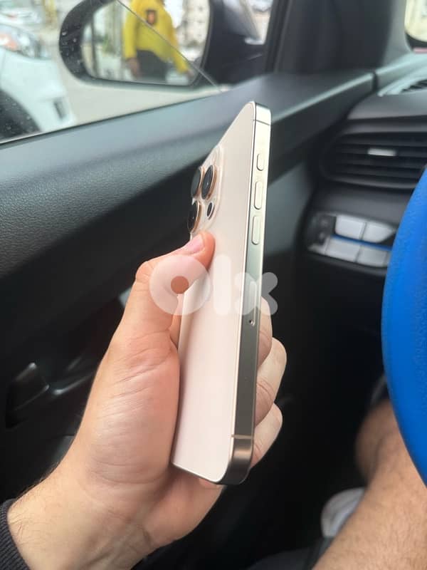 iPhone 16 Pro used like new 1