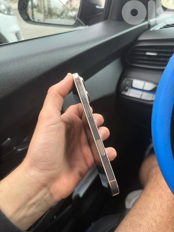 iPhone 16 Pro used like new 2