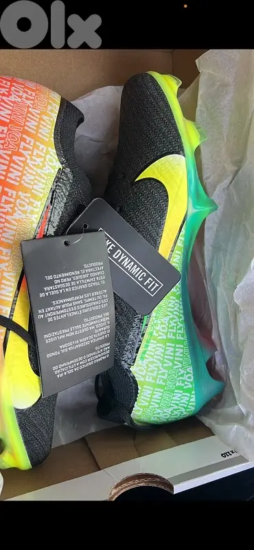 vini football shoes