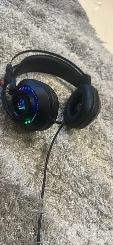 Vertux headphones used like new
