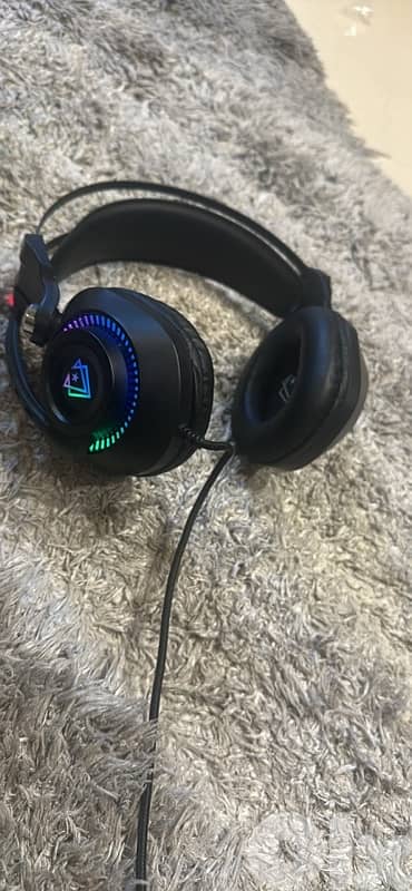 Vertux headphones used like new 0