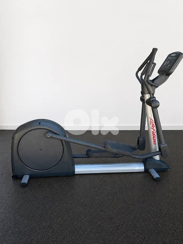 Lifefitness cross trainer 0