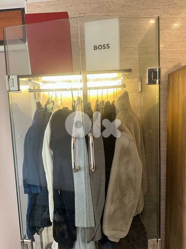 glass closet - wood closet خزانة خشب خزانة قزاز 3