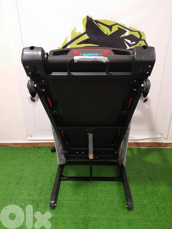 2.5hp bonanza , automatic incline, vibration massage,aux 6