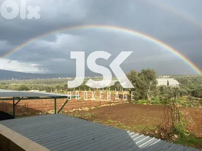 L21181 - 6,334 SQM Land with Farm For Sale in Zgharta