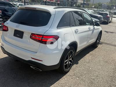 Mercedes  GLC300  2018 Clean carfax 79000mi