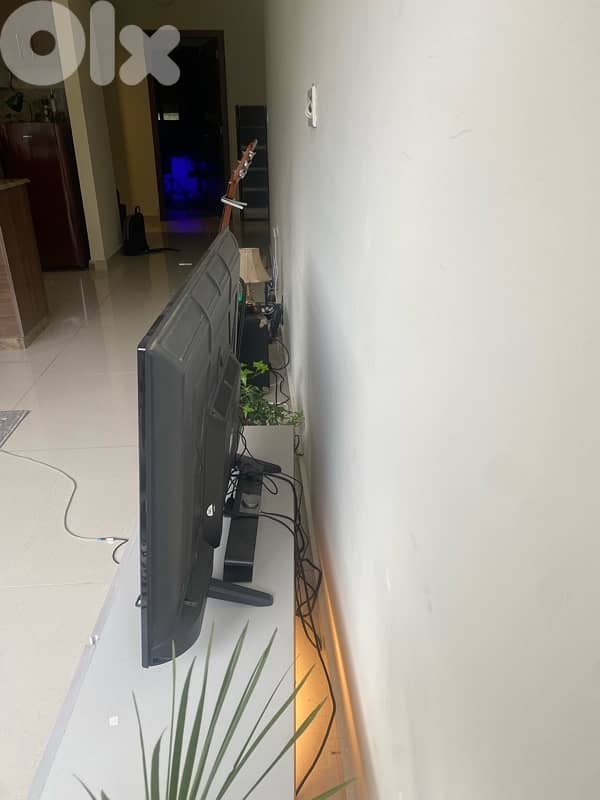 JVC 45” TV 0