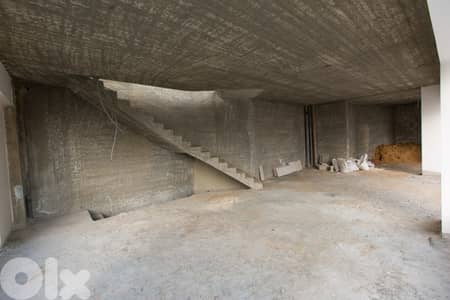Showroom for Rent in Khenchara – 220 sqm with Garden and Mountain View