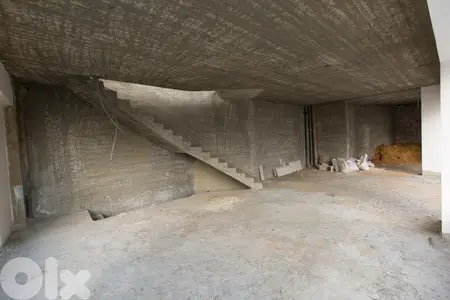Showroom for Rent in Khenchara – 220 sqm with Garden and Mountain View