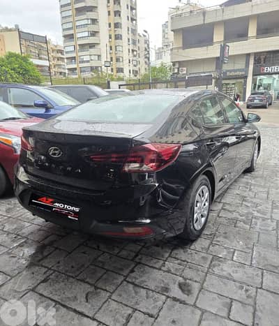 Hyundai Elantra 2019