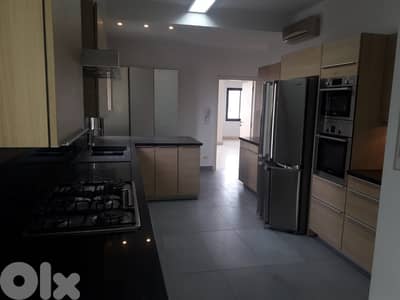 ZE26-5065 Apartment 300 m2 for Sale – Rawche, Ras Beirut