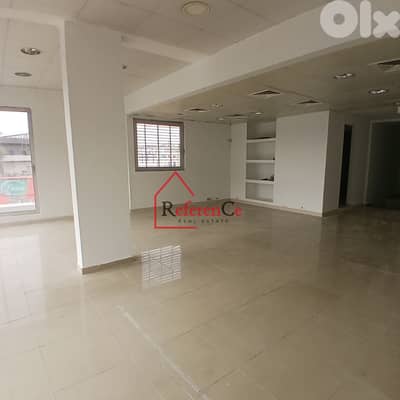 Showroom for rent in Sin El Fil صالة عرض للايجار في سن الفيل