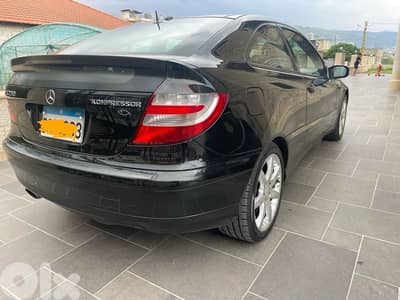 Mercedes-Benz C-Class 2005