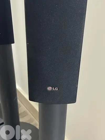 LG tower speakers x4