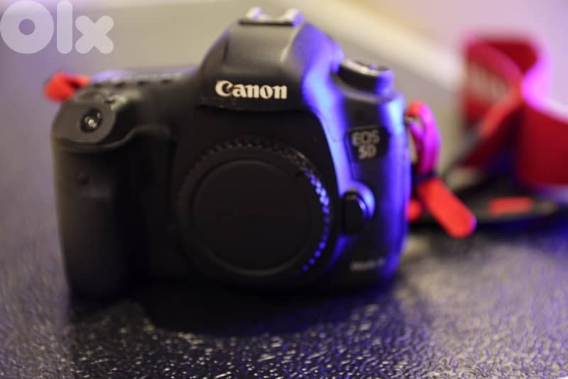 Canon 5D Mark III + 2 Batteries 0