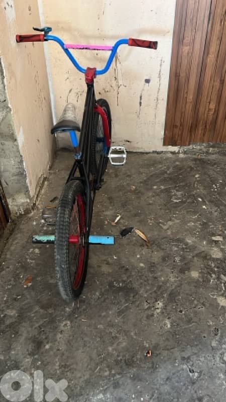 bmx broken seat and  broken brakes nice colors 1