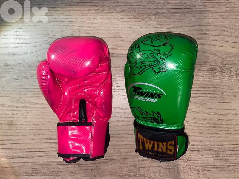 Limited edition boxing gloves 0