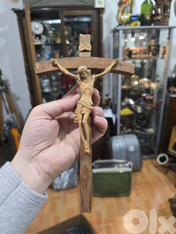 hand carved wooden cross / crucifix 0