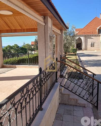 Villa for rent in Kfardebian SMLJ2 فيلا  للإيجار في كفردبيان