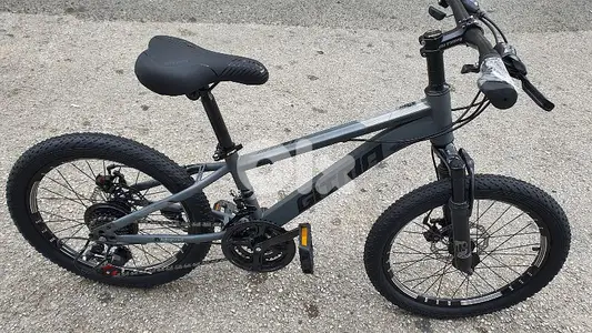 Bike size 20" suitable for kids aged 7-12 years old (brand new)