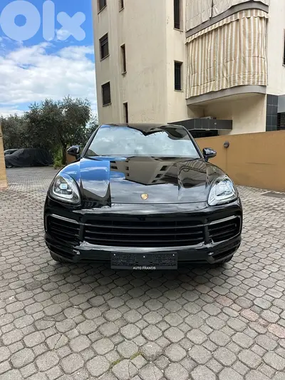 Porsche Cayenne Coupe 2021 black on black (clean carfax-58000 miles)