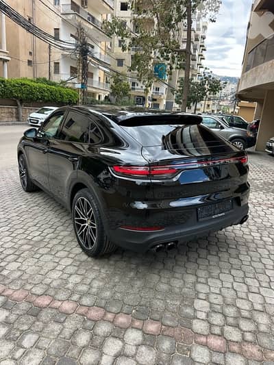 Porsche Cayenne Coupe 2021 black on black (clean carfax-58000 miles)