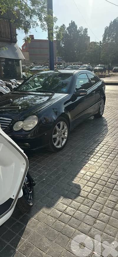 Mercedes-Benz C-Class 2004