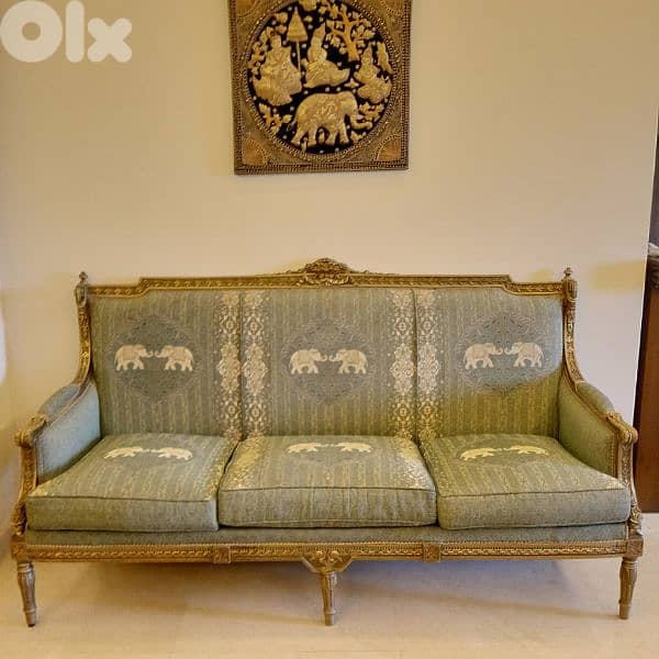 antique sofa 0