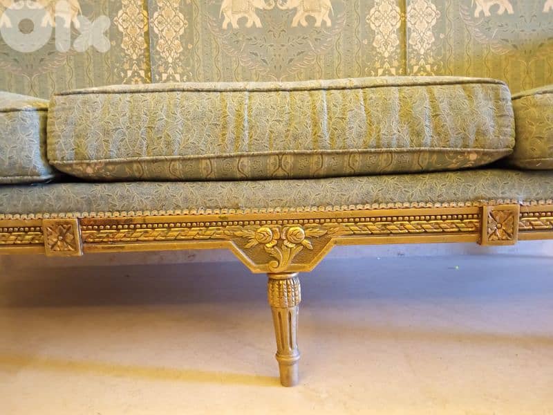 antique sofa 2