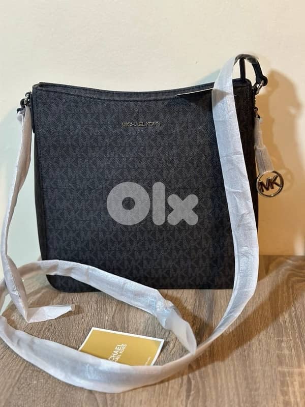 Michael kors bag new in tag:80$ 0
