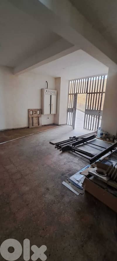 Shop For Rent in Ramlet el Baida /محل للاجار في رملة البيضاء