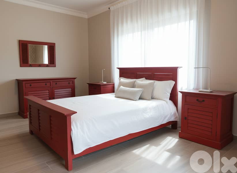 Red Shutter Master Bedroom Set: Bed, 2 Nightstands & Dresser w/ Mirror 0