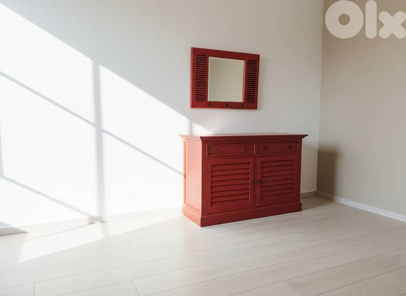 Red Shutter Master Bedroom Set: Bed, 2 Nightstands & Dresser w/ Mirror 3
