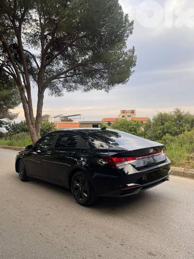 Hyundai Elantra 2021