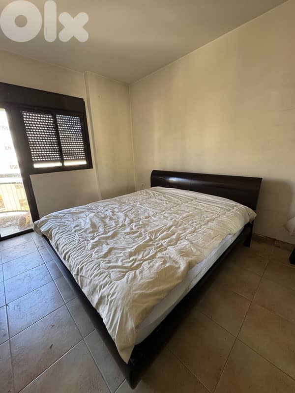 Full bedroom with mattress 0