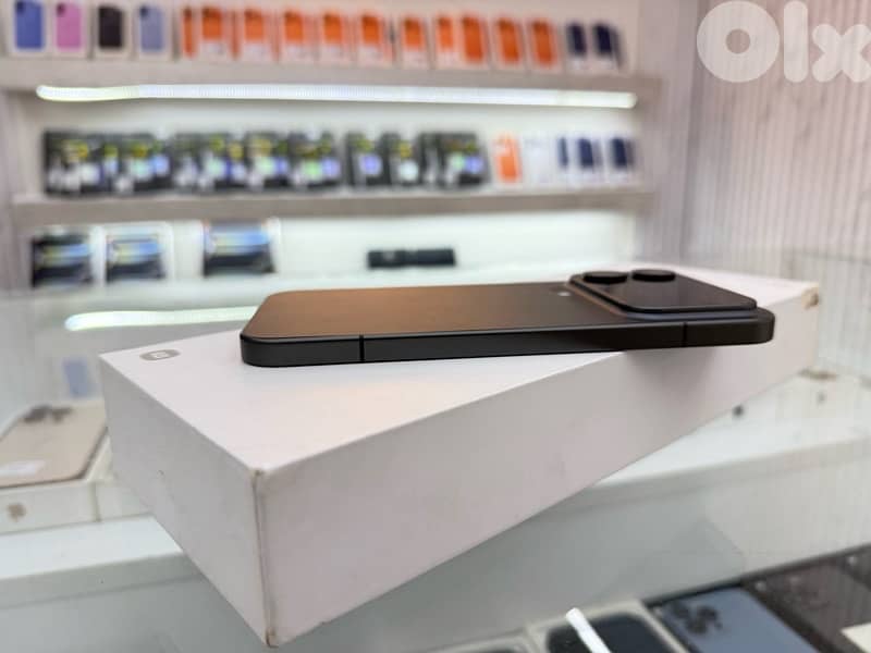 Xiaomi 17 Pro Max 512Gb/16Ram Like New super clean condition 3