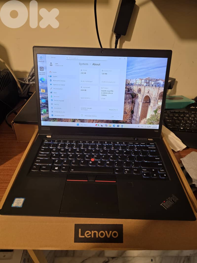 Lenovo thinkpad t490 touch i5 8th gen ram 8 gb backlit kb fingerprint 0
