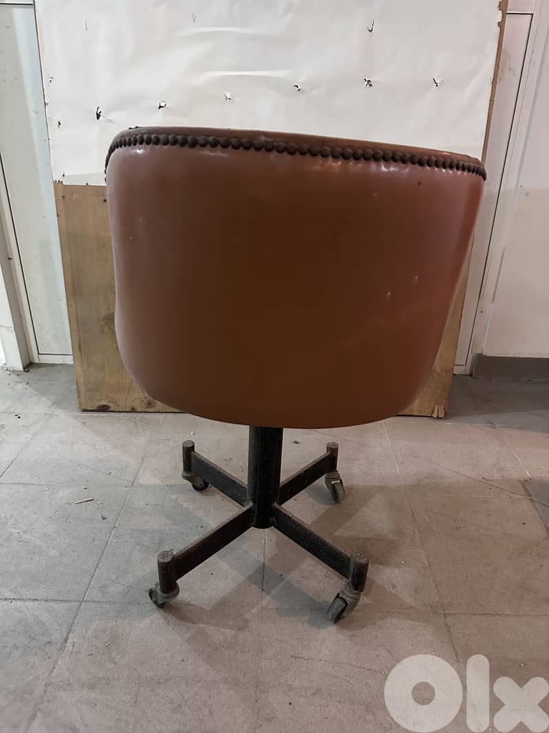 Retro leather office chair 1